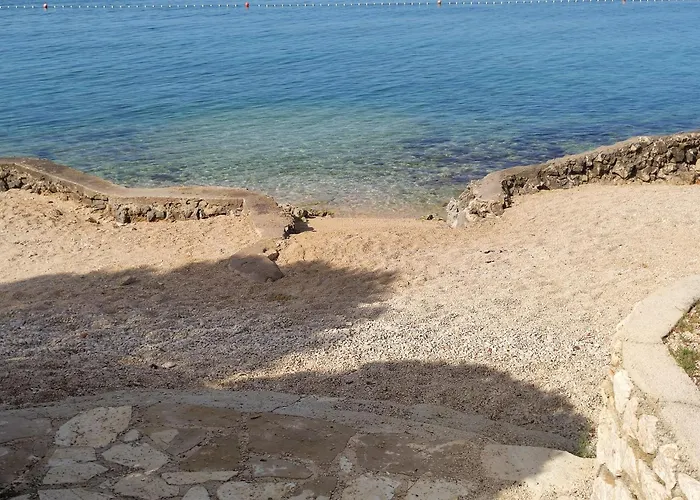 Dolphin View With A Pool By The Beach